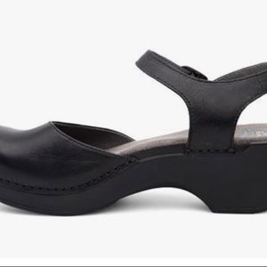 Black Dansko Mary Jane’s